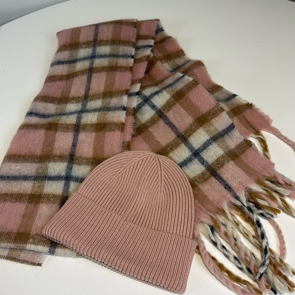 The Gap Beanie & Scarf Set Pink - Picture 1 of 4